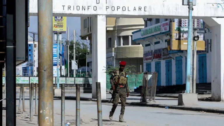 Somali’de cihatçı terör örgütü El-Şebab otele saldırdı: En az 20 ölü