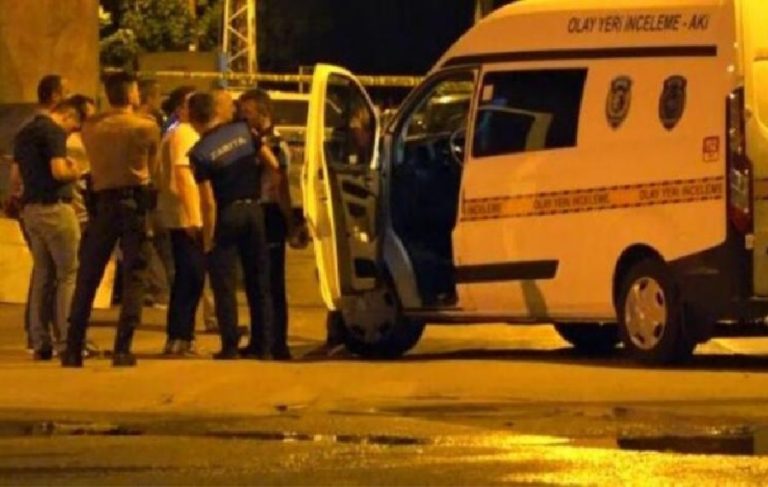 Evden çıkmak istemeyen kiracı polisle çatıştı: 1 ölü 1 yaralı