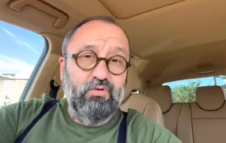 Oyuncu Erdem Baş 7 bin 500 dolara Porsche cip aldı: ‘Bu arabayı Türkiye’de alma şansım yok’