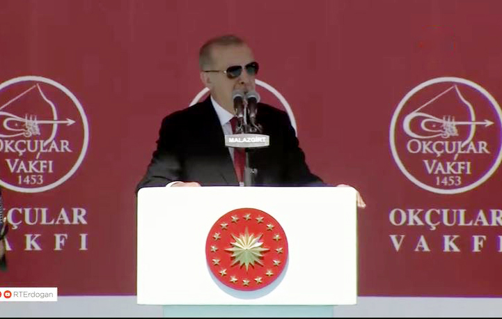 Tayyip Erdoğan: Milli ve manevi değerlerimize husumet beslemeyenler başımızın tacıdır