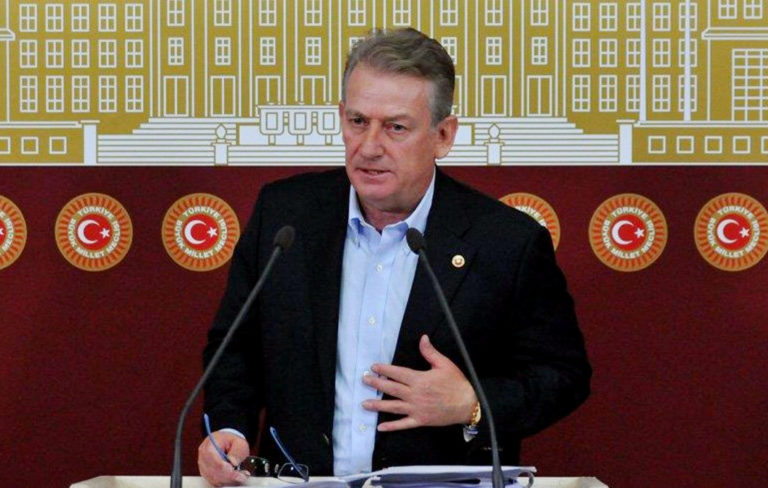 Haluk Pekşen’in kızı: Babam, yanlış teşhis sonucu hayatını kaybetti