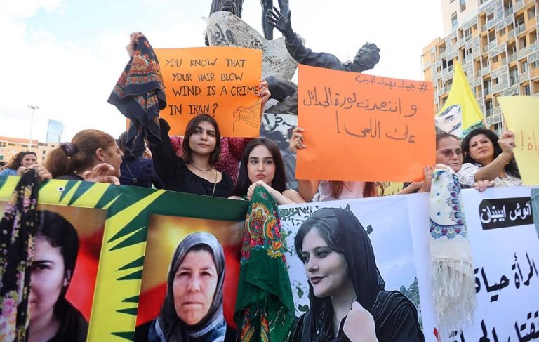 İran’da sosyal medya uygulamalarına erişim engeli