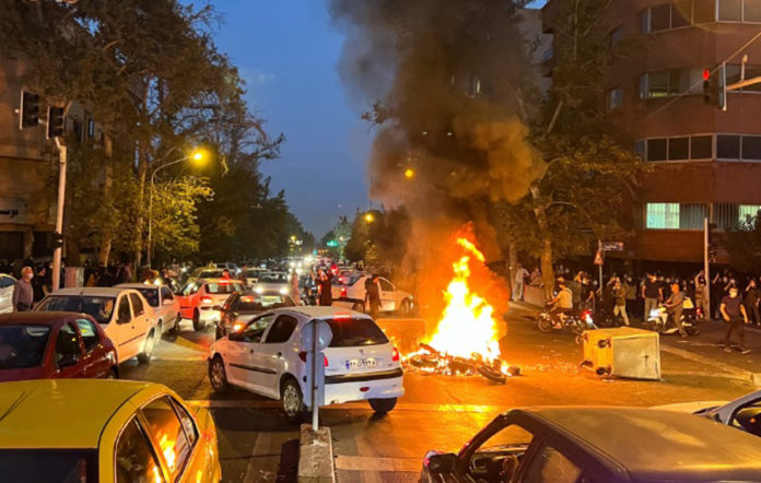 iran_şino-protesto