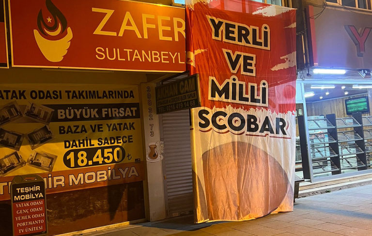 Zafer Partisi, ‘Milli Escobar’ı arıyor; pankartlar Türkiye’ye yayılacak