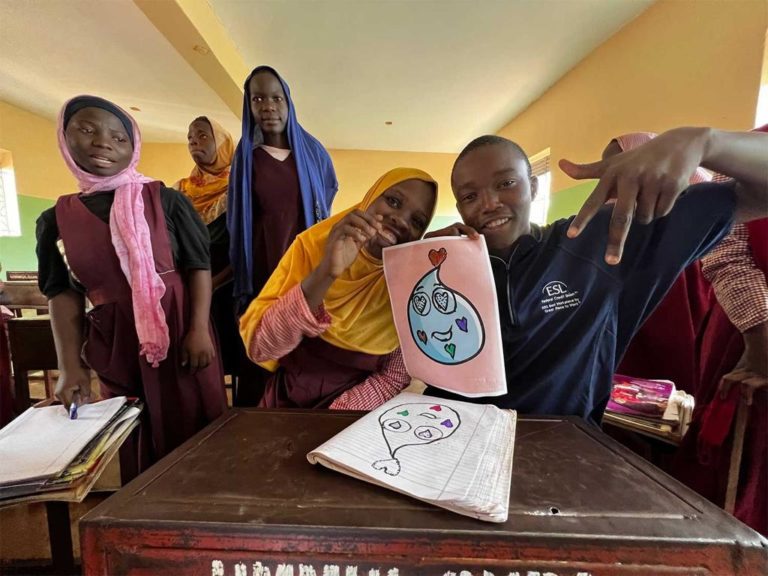 Time to Help, Ugandalı yetimlerin eserlerini NFT ile kuyulara dönüştürdü