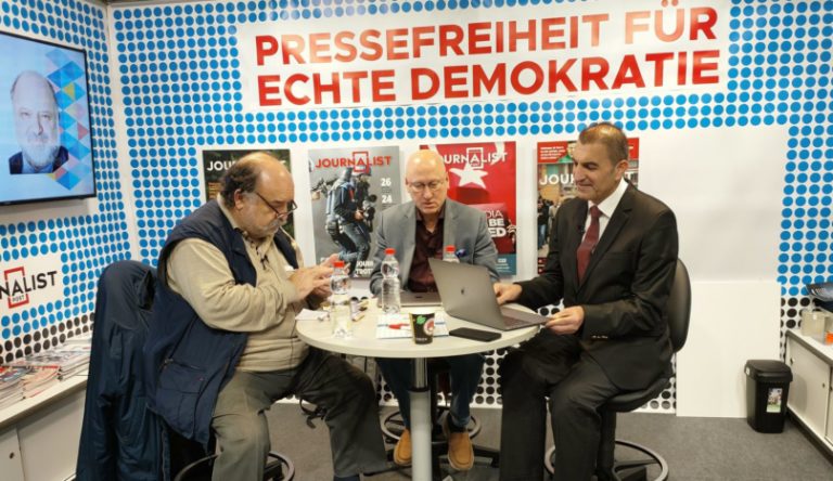 Prof. Eser Karakaş ve Prof. Vedat Demir İJA’da konuştu: Türkiye 1984 romanı gibi