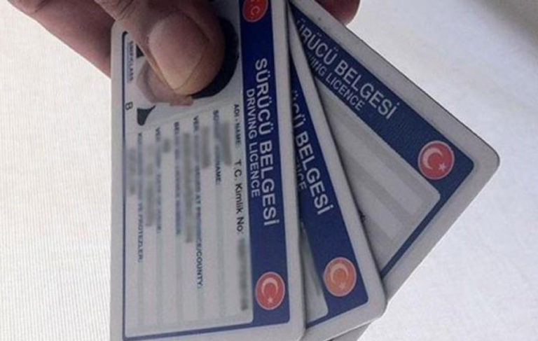 Eski tip sürücü belgelerini yenileme süresi uzatıldı