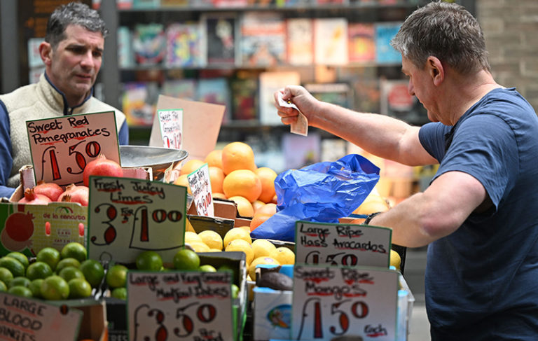 İngiltere’de yıllık enflasyon yüzde 10,1’le 40 yılın zirvesinde!