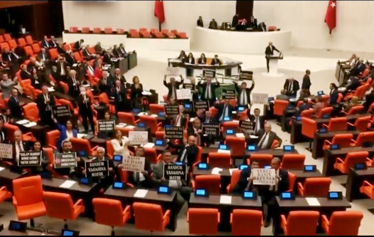 The Washington Post: Türkiye’de ifade özgürlüğü ile birlikte demokrasi de yok oluyor