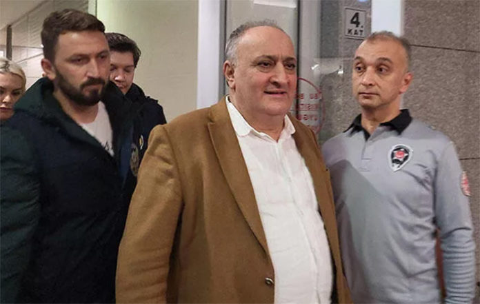 cihan-kolivar-0911