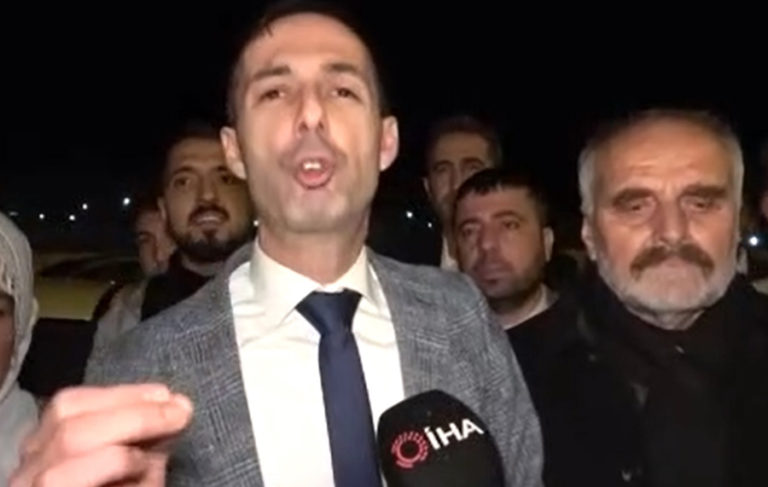 Çocuk istismarıyla suçlanan eski MHP Diyarbakır İl Başkanı’na cezaevi önünde davullu zurnalı karşılama