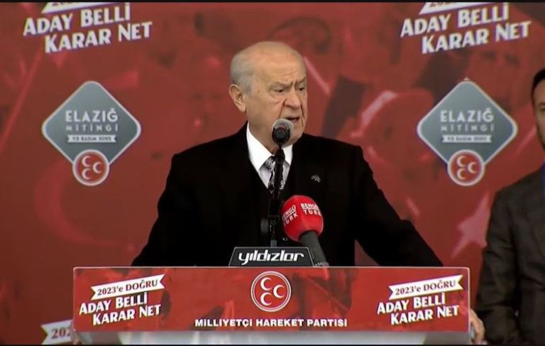 Devlet Bahçeli, miting meydanında tehdit etti: Bize sallanan parmakları kırarız!