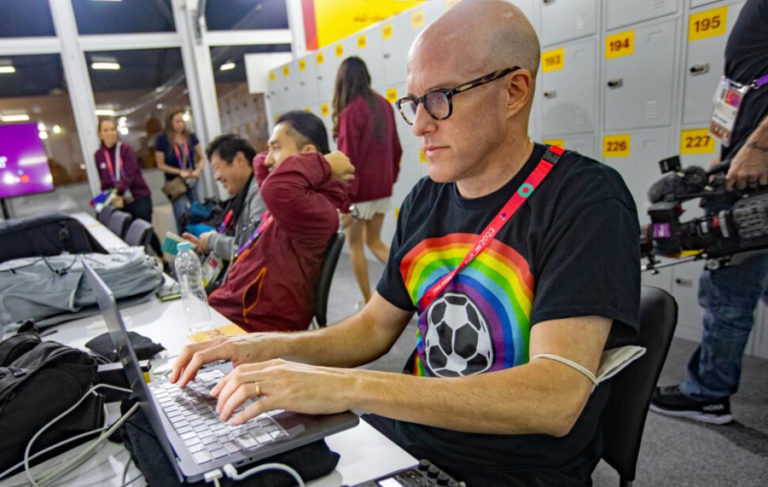 ABD’li ünlü gazeteci Katar’da maç izlerken hayatını kaybetti