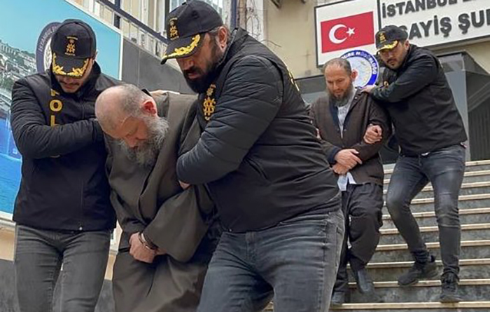 Cinsel istismar davasında iki sanık tutuklandı