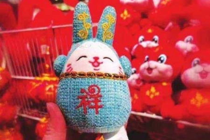 Çin, Tavşan Yılı’nı kutluyor; lüks firmalar tavşanlı ürünleriyle piyasada