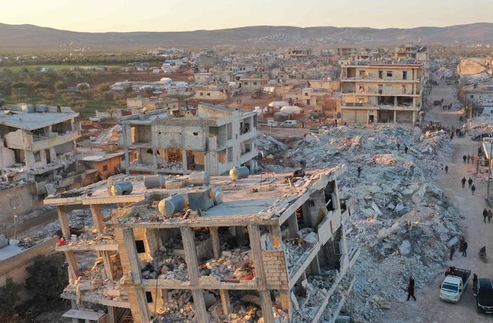 Yardımlar politik çekişmelere takıldı, Suriye’de kurtarma operasyonlarına son verildi