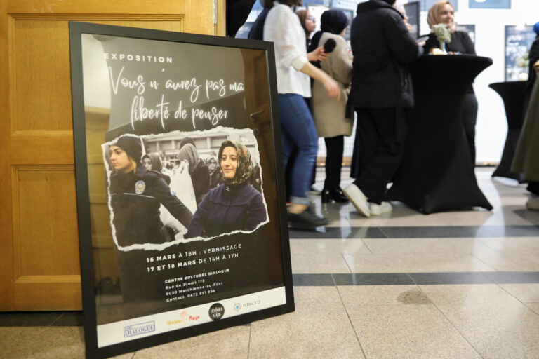 Türkiye’de hak ihlaline uğrayan kadınların hikayeleri Belçika’daki fotoğraf sergisinde