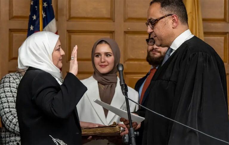 Nadia Kahf, New Jersey’nin ilk başörtülü hâkimi oldu