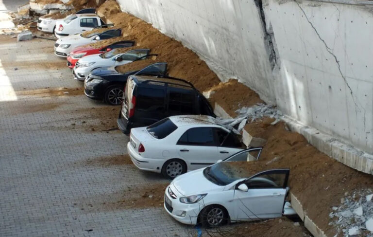 Yozgat’ta faciaya kıl payı! 11 aracın istinat duvarı altında kalmasına soruşturma