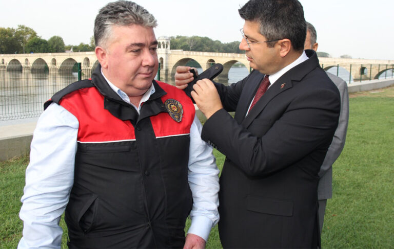 Uyuşturucu şebekesine yardım iddiasıyla mahkemeye sevk edilen emniyet müdür yardımcısı adli kontrol şartıyla serbest kaldı
