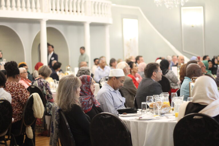 “Hizmet İftarları, Hz. İbrahim’in yabancılara karşı sınırsız misafirperverliğini hatırlatıyor”