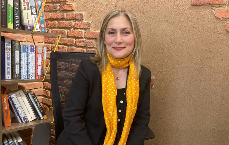 AKP’li vekil adayı Emine Timuçin: Bugün asgari ücretle 10 bin ekmek alabiliyorsunuz