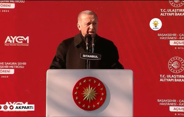 Erdoğan, yine ‘seccade’ üzerinden Kılıçdaroğlu’nu hedef aldı: Birileri ayakkabıyla üzerine basabilir!