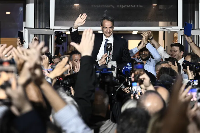 Yunanistan’da seçimler: Miçotakis’in partisinden büyük zafer; ancak ikinci seçim kapıda