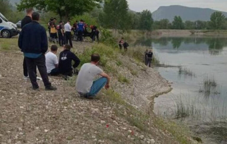 Bilecik’te otomobil göle uçtu: 3 ölü, 2 yaralı