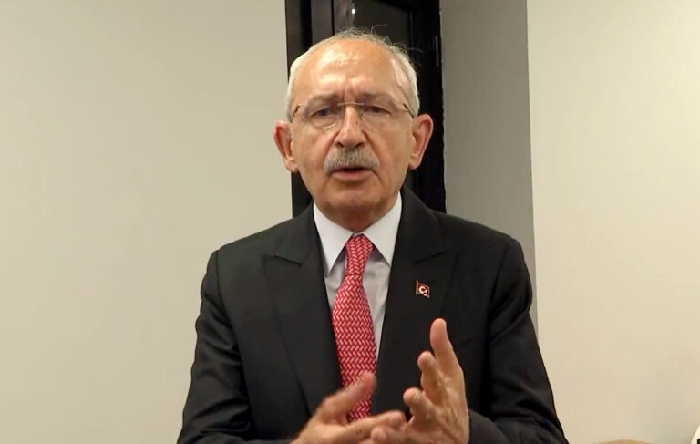 Kılıçdaroğlu’ndan ‘ayağa kalkma’ tepkisi: “Hiç kimsenin Saray rejimini meşrulaştırmaya hakkı yoktur!”
