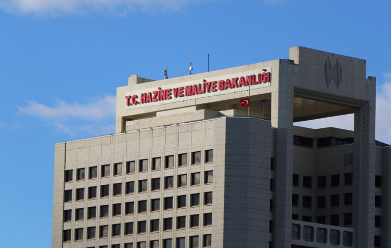 Yeni Şafak hedef göstermişti: Hazine ve Maliye Bakanlığı’nda bazı bürokratlar görevden alındı