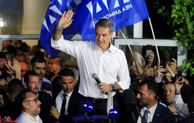 Yunanistan’da seçimin galibi Miçotakis oldu