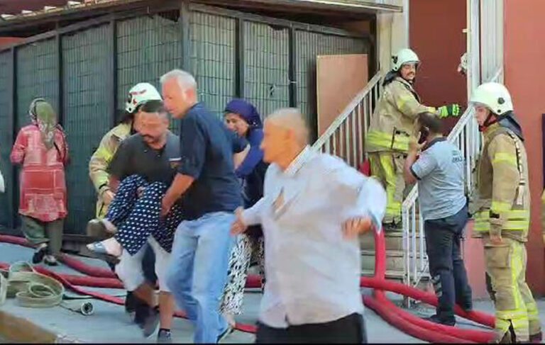 Bakırköy Sadi Konuk Eğitim ve Araştırma Hastanesi’nde yangın paniği