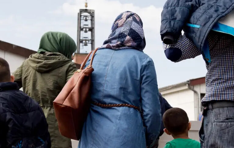 Almanya 117 bin kişiye aile birleşimi için vize verdi