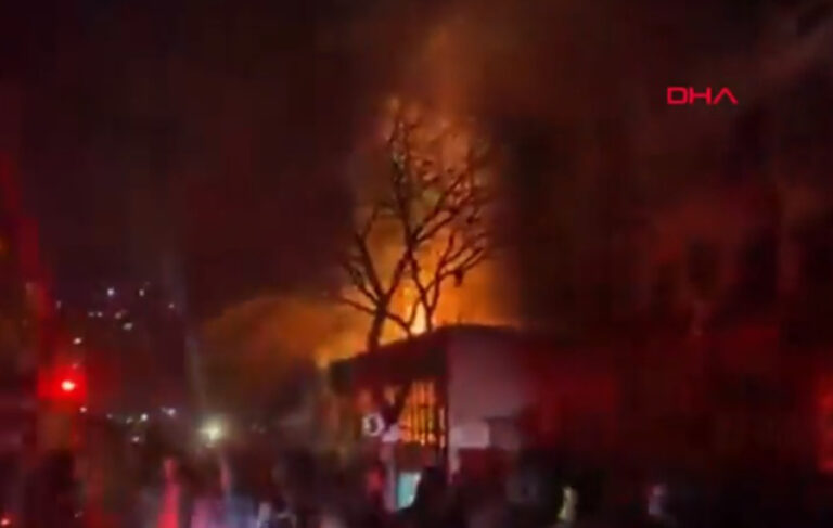 Güney Afrika’da yangın faciası: 73 ölü, 52 yaralı
