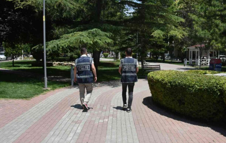 İstanbul Valiliği’nden içki yasağında geri adım: Kafa karışıklığı oldu