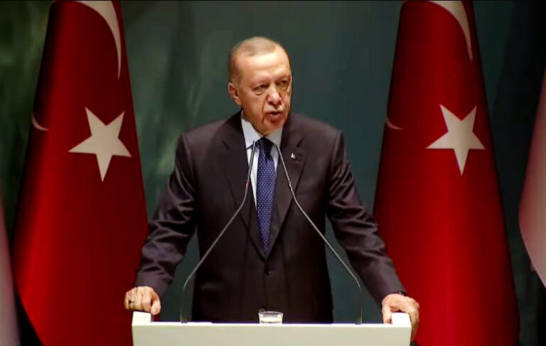 Erdoğan, emekliler için yıl sonunu tarih verdi: Serzenişlerinin farkındayız, gerekli adımları atacağız