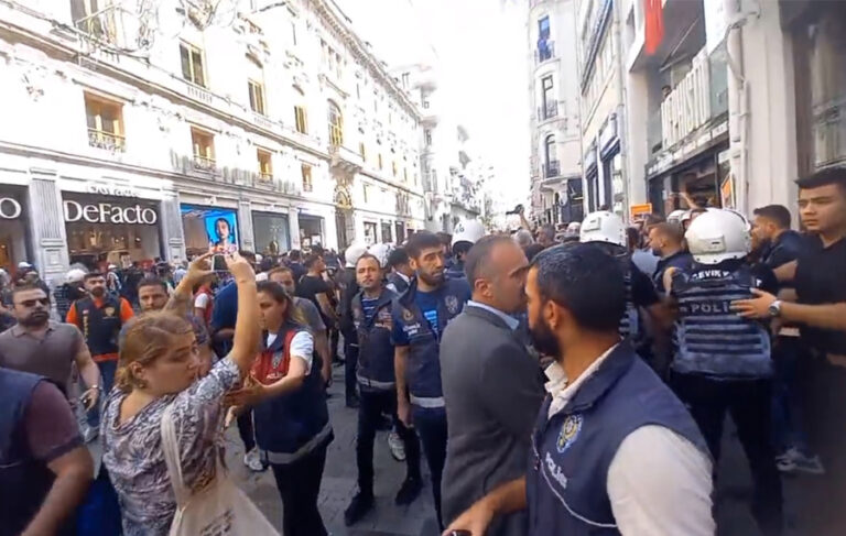 AYM kararını hiçe sayan polis Cumartesi Annelerini yine gözaltına aldı