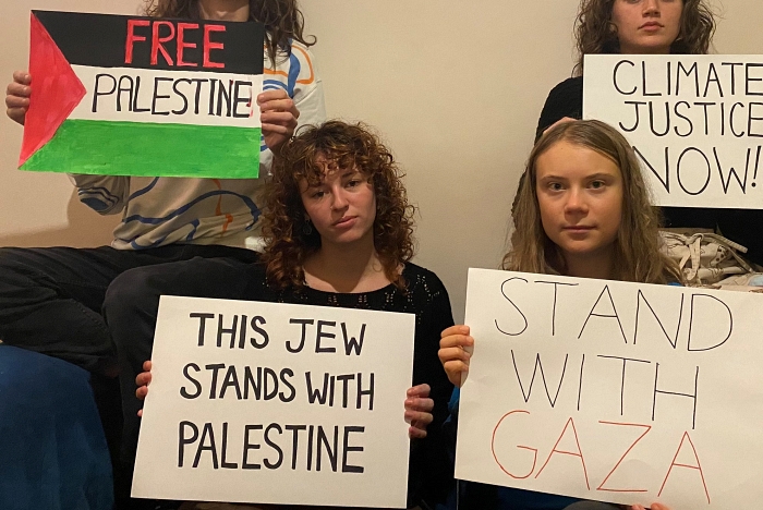 İsrail, Filistinlileri destekleyen Greta Thunberg’a ateş püskürdü