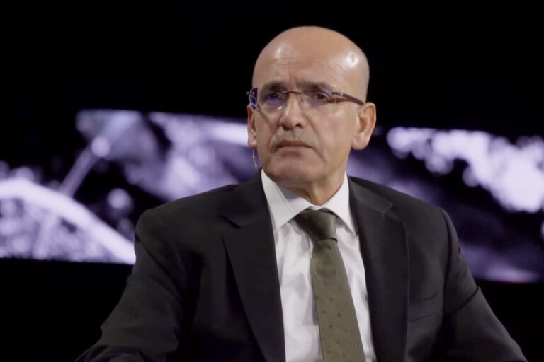 Mehmet Şimşek, ‘müjde’ gibi duyurdu: Motokurye gelirleri ve garson bahşişlerinden vergi almayacağız