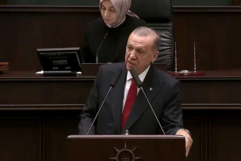 Erdoğan ısrarlı: Kalıcı çözüm yeni anayasadan geçmektedir