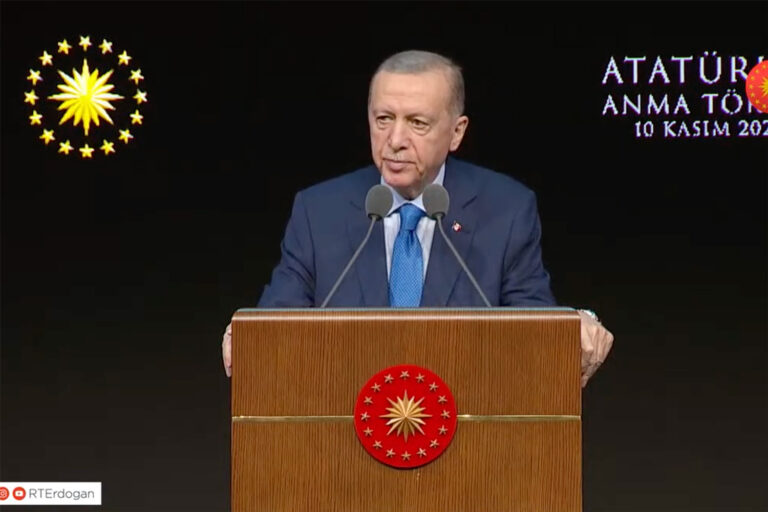 Tayyip Erdoğan, ağzındaki baklayı çıkardı: Mevcut anayasamız ve yasalarımız yetersiz!