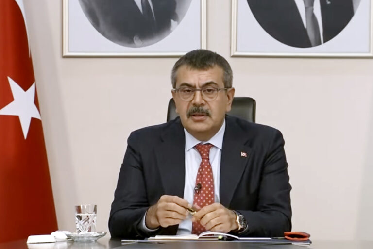 Milli Eğitim Bakanı Yusuf Tekin: Müfredat çok ağır, hafifleteceğiz