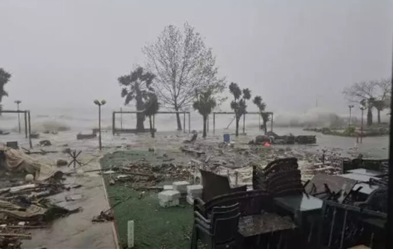 Fırtınanın vurduğu Karadeniz Ereğli afet bölgesi ilan edildi