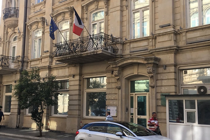 Azerbaycan, Fransız diplomatları sınır dışı etti