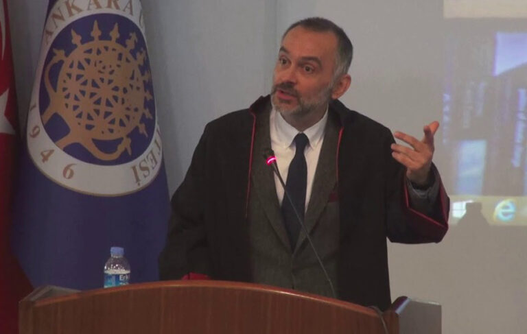 KHK’lı akademisyen Murat Sevinç görevine iade edildi