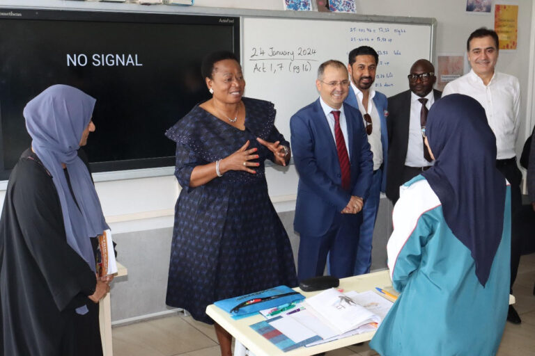 Güney Afrika’dan ‘Hizmet’ okullarına övgü: Sizden daha öğreneceklerimiz var
