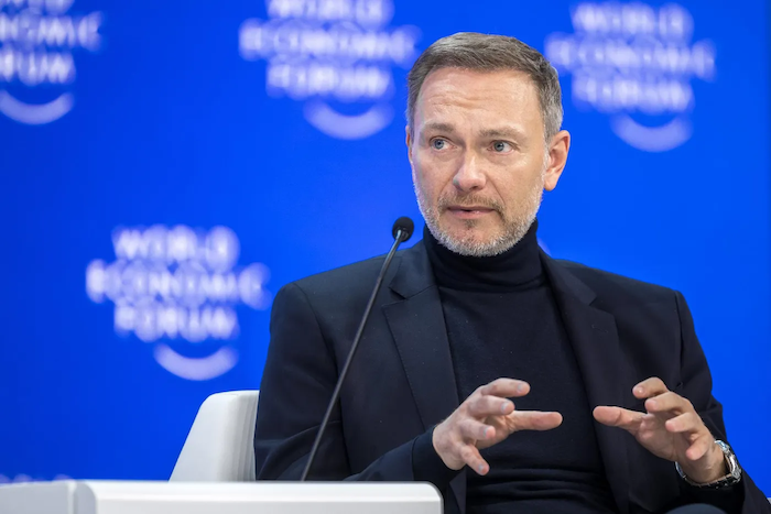 DAVOS | Finans Bakanı: Almanya Avrupa’nın hasta adamı değil, kahveye ihtiyacı olan yorgun adamı
