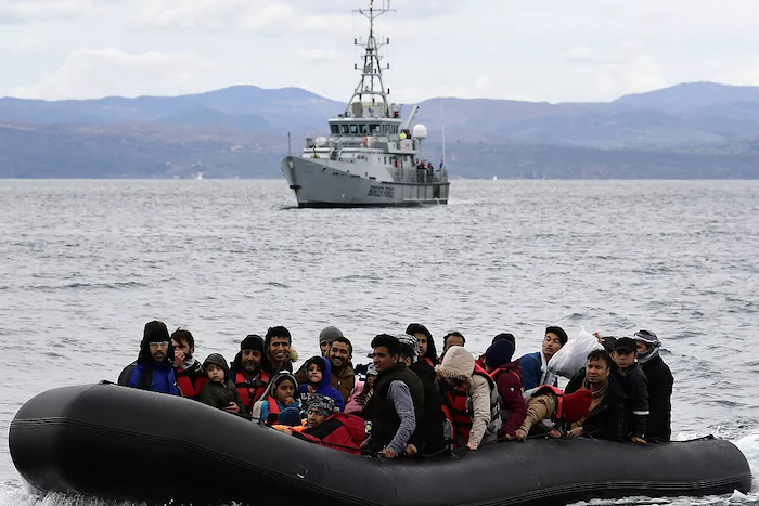 Yunanistan’da bir göçmen teknesi daha battı, en az 8 kişi hayatını kaybetti