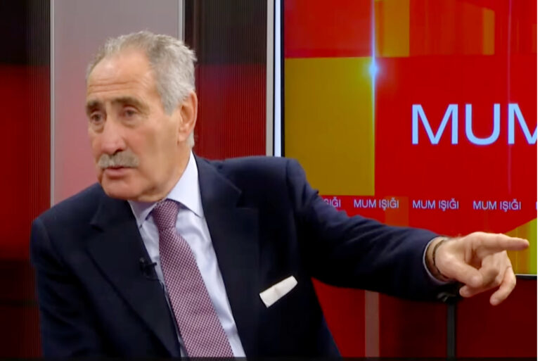 Ertuğrul Günay: “2017’de AK Parti içinden 10 kişi çıksaydı, yönetim tekelleşmesine sürüklenmezdik”